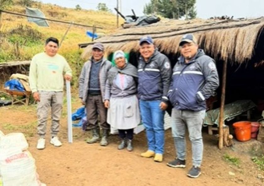 Reencuentro: Chóferes vuelven con doña Isidora, quien los cuidó como una mamá en los bloqueos