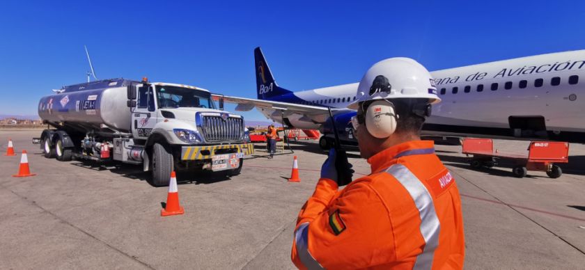 Naabol afirma que YPFB Aviación garantiza reabastecimiento de combustible de aviación 