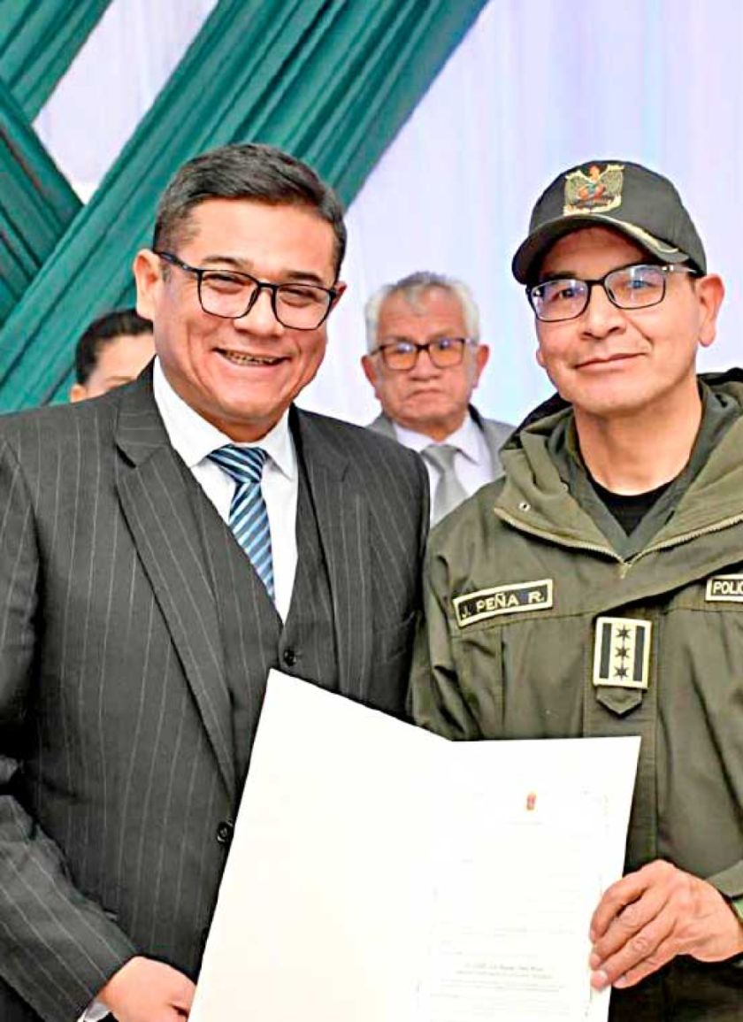 Alcaldía distingue a Comando de Policía