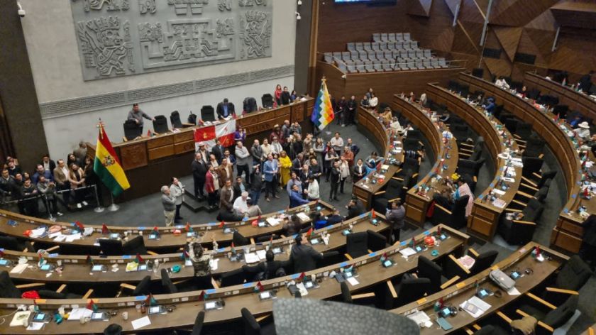 Nuevos incidentes obligan a que la sesión por contrato del litio se suspenda sin fecha ni hora