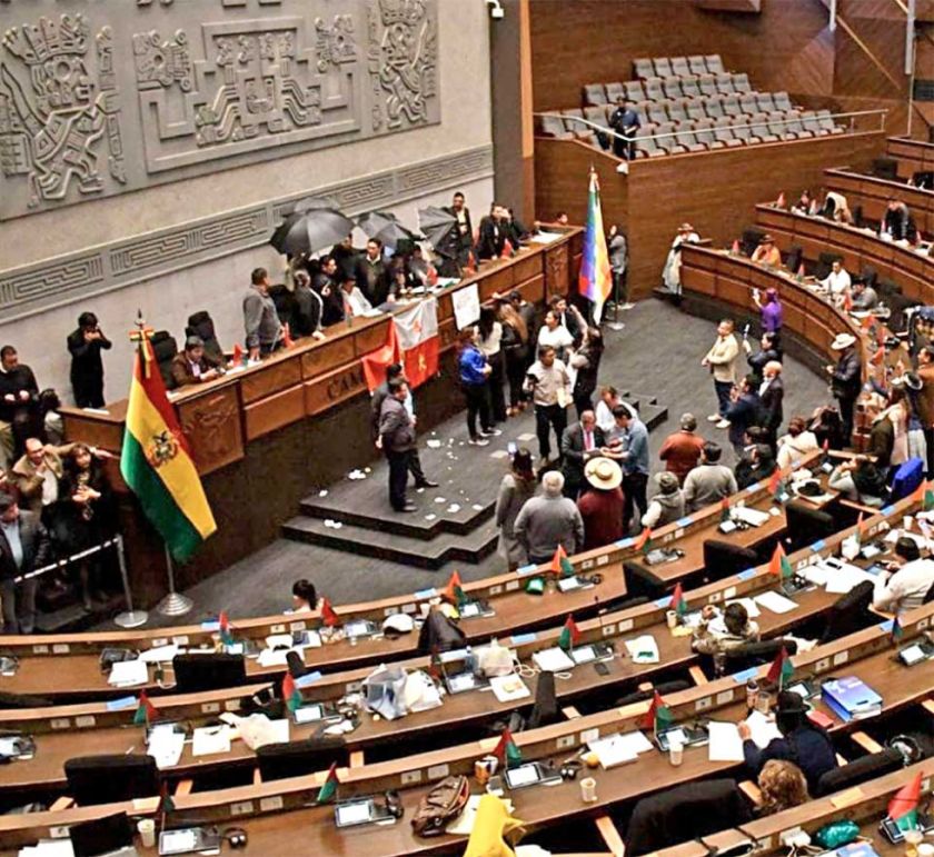 Bochorno y agresiones en Diputados por el litio