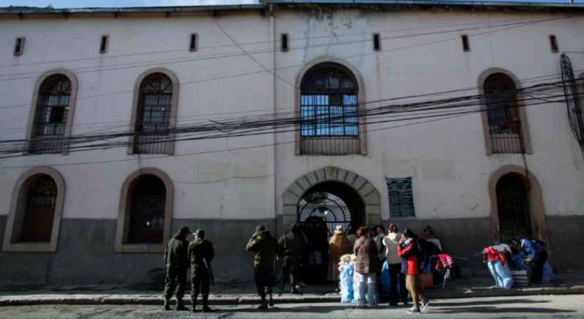 Aprehenden a seis personas por contrabando a la inversa en La Paz