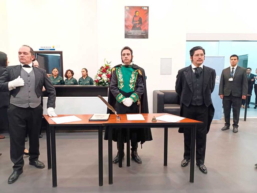 Anuncian otra estatua de Juana Azurduy en Sucre