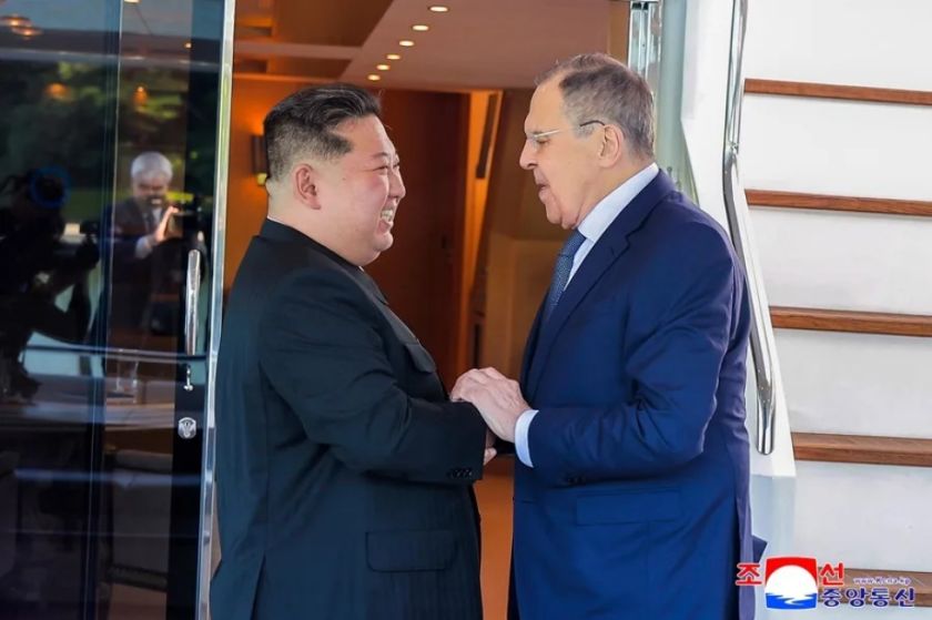 Kim Jong-un reafirma a Lavrov su «apoyo incondicional» a Rusia en su guerra contra Ucrania