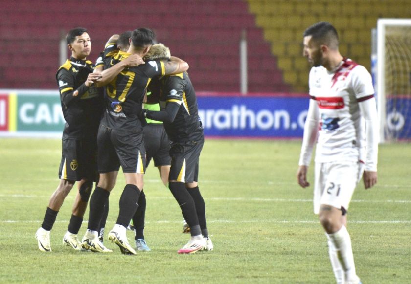 Totora Real Oruro remonta ante Nacional Potosí en tiempo de adición