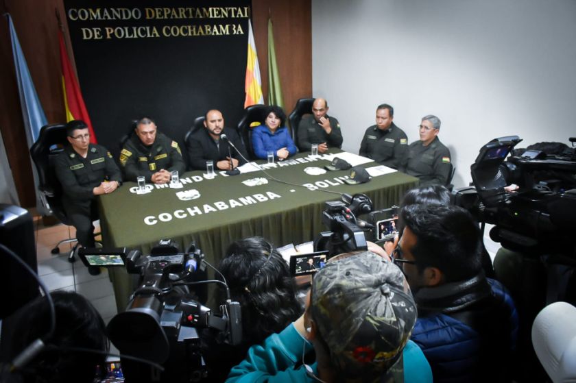 Policía desarticula banda criminal dedicada al robo de vehículos, hay tres detenidos y dos prófugos