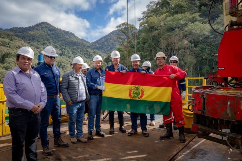 Luis Arce destaca que la producción de más de 20 MMpcd de gas en Churumas demuestra la viabilidad de su modelo económico