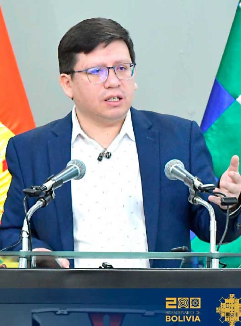 Gobierno insiste con los créditos externos