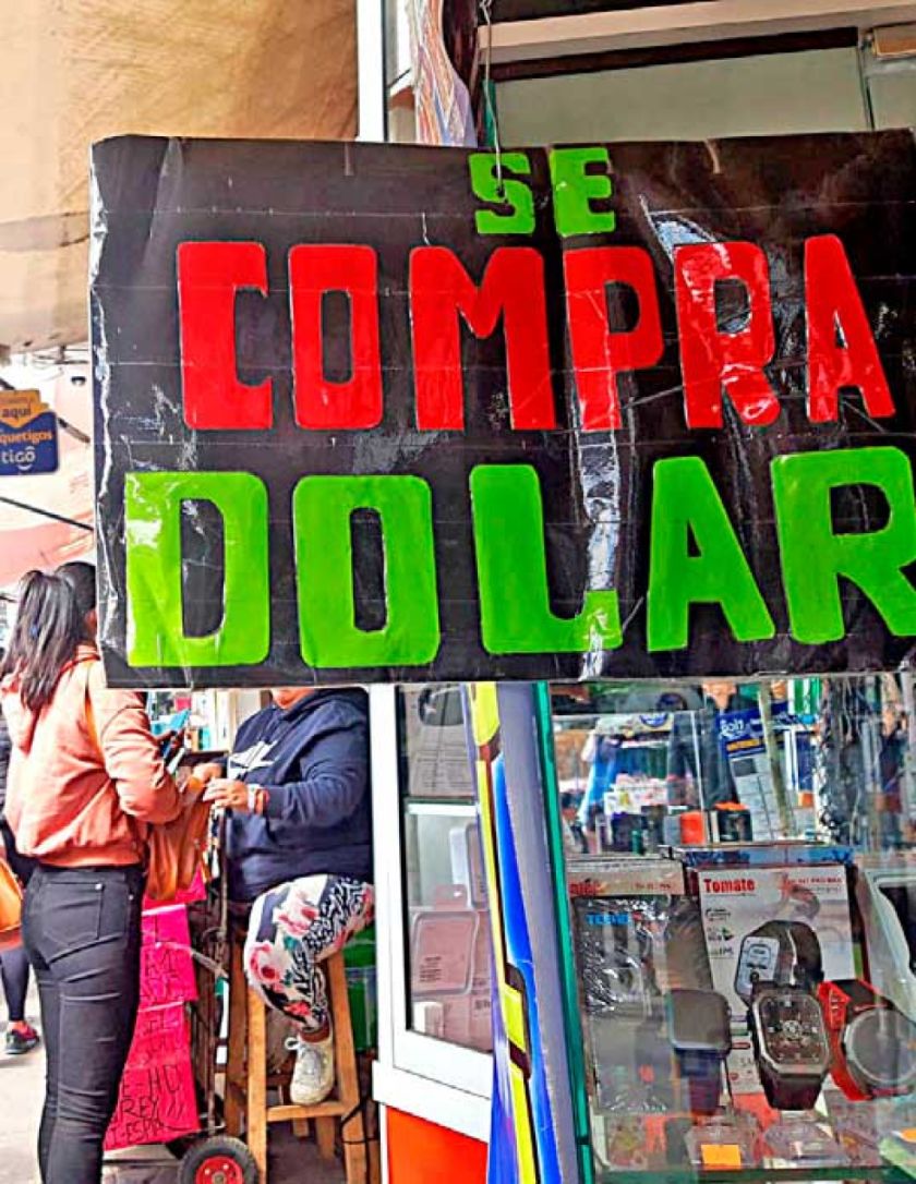 Dólar sigue a la baja ante expectativas de cambio político y económico