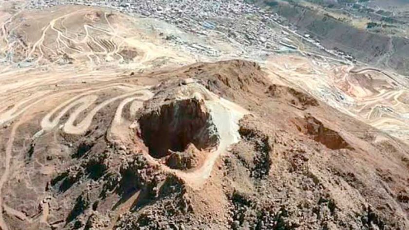 El deterioro del cerro crece por actividad minera en la cumbre