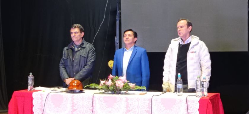 ¿Que plantearon sobre el litio los candidatos que participaron en el foro desarrollado ayer en la ciudad de Potosí ?