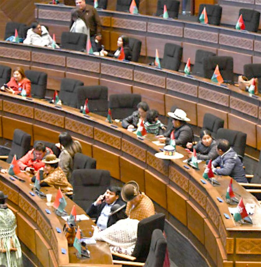 Suspenden sesión de la Asamblea por falta de quórum