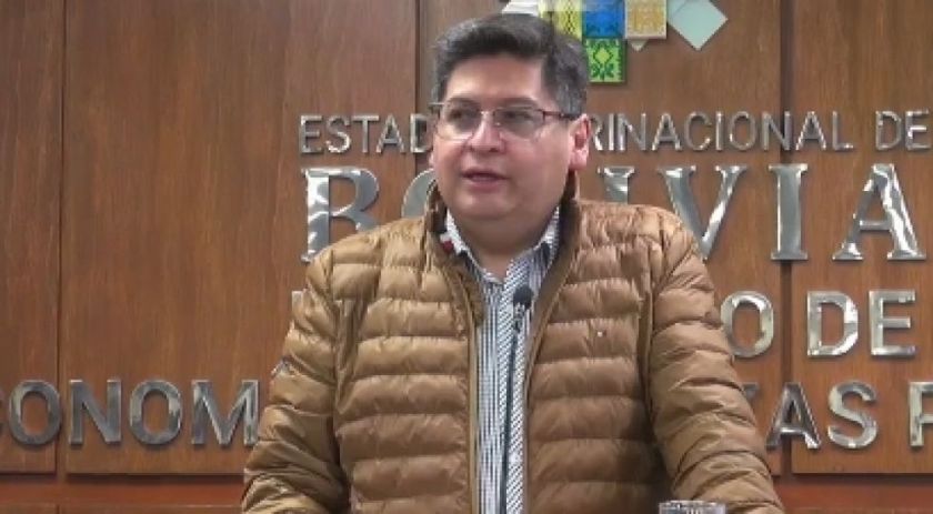Ministro de Economía afirma que el nivel de la deuda externa es adecuado y hasta holgado