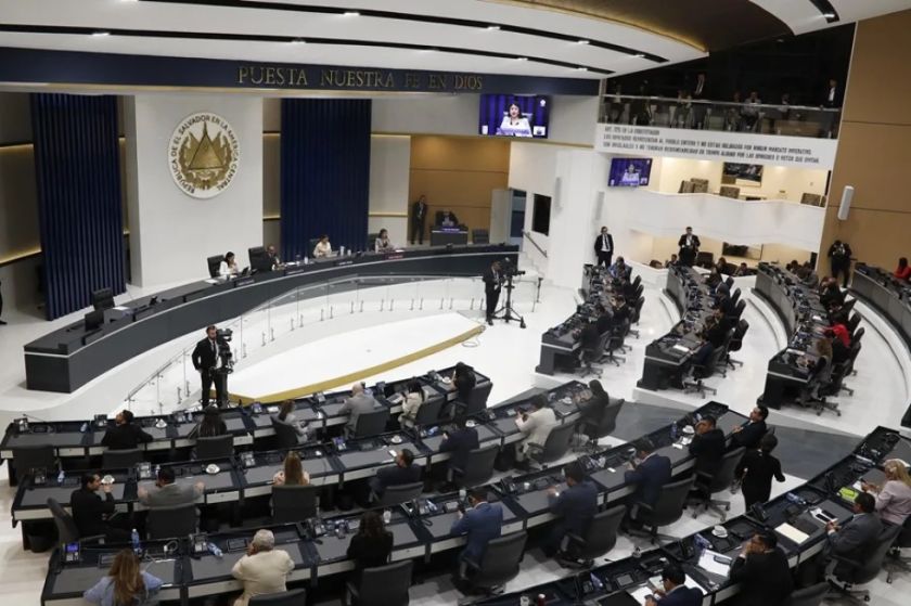El Congreso de El Salvador ratifica la reelección presidencial indefinida en el país