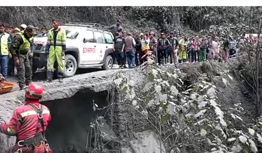 Un hombre pierde la vida tras caer con su motocicleta por un barranco en Yungas