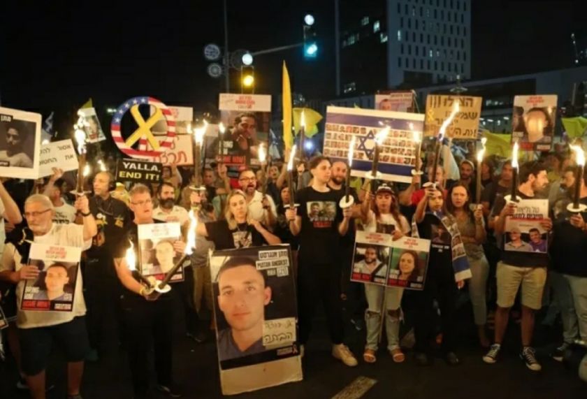 Familiares de rehenes de Gaza llaman a una huelga general en Israel, apoyada por la oposición