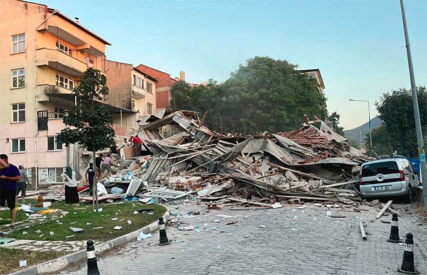 Un muerto y seis heridos por terremoto en Turquía