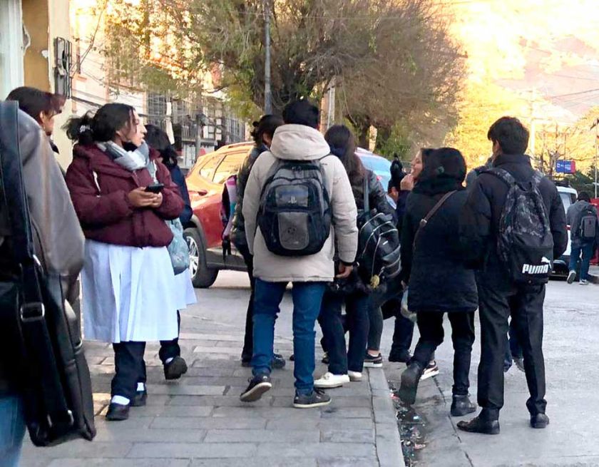 Análisis técnico definirá hasta cuándo pasarán clases los estudiantes