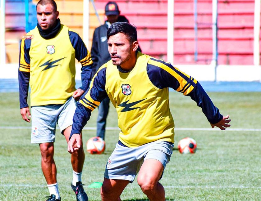 Nacional quiere salir del fondo a costa de Universitario