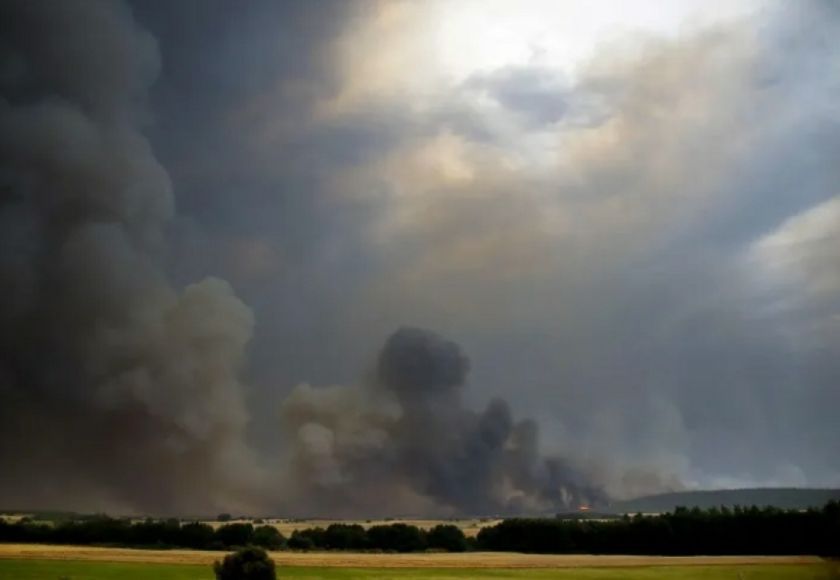Incendios en España: dos muertos y varios heridos graves mientras sigue la lucha contra el fuego