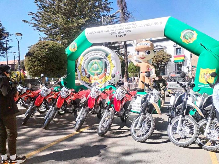 Alcalde entrega equipamiento a la Policía para fortalecer la seguridad ciudadana