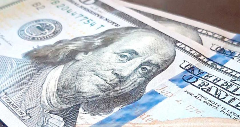 Montenegro: El dólar paralelo bajó como efecto de la balanza comercial