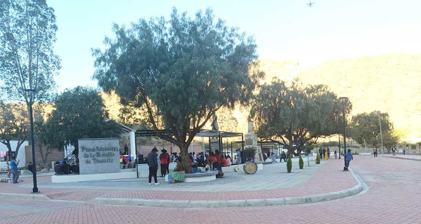 Se realizó la entrega definitiva la Plaza Histórica de Tumusla