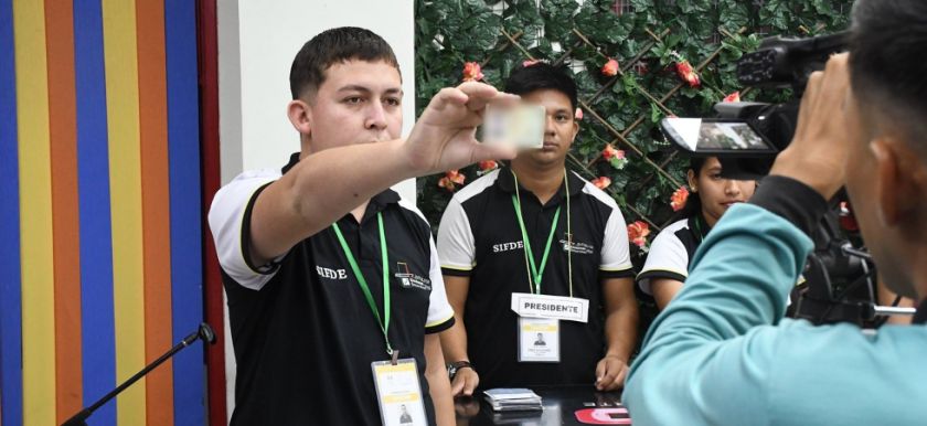 Mesas de sufragio funcionarán por ocho horas, votantes deben presentar la cédula de identidad