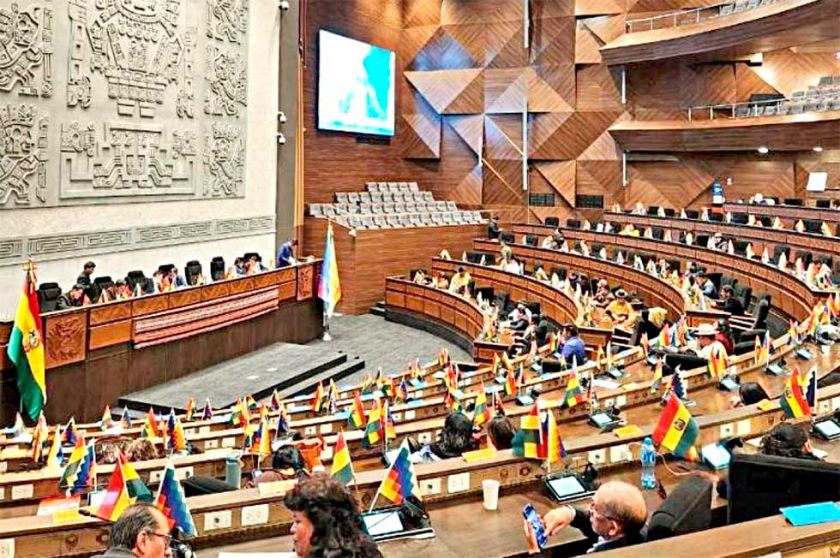 Evistas y opositores vuelven a rechazar el crédito japonés