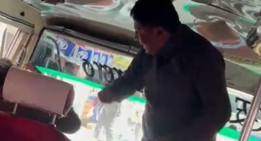 Sucre: Choferes se pelean dentro de un micro y en medio de pasajeros