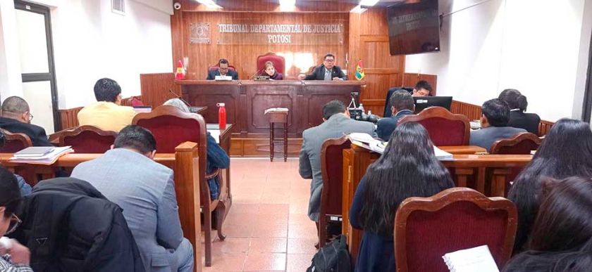 Jhonny Mamani se declara inocente en el caso de las 41 ambulancias
