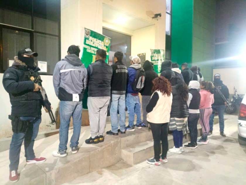Felcc arresta a 15 personas sospechosas con actividad ilícita en la festividad