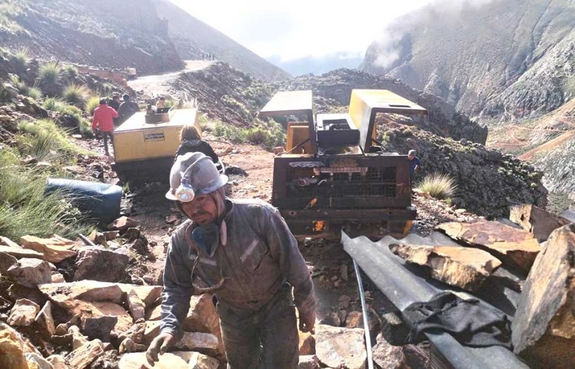 Minera Alcira recupera área y avanza el mega proyecto de plata en Tacobamba