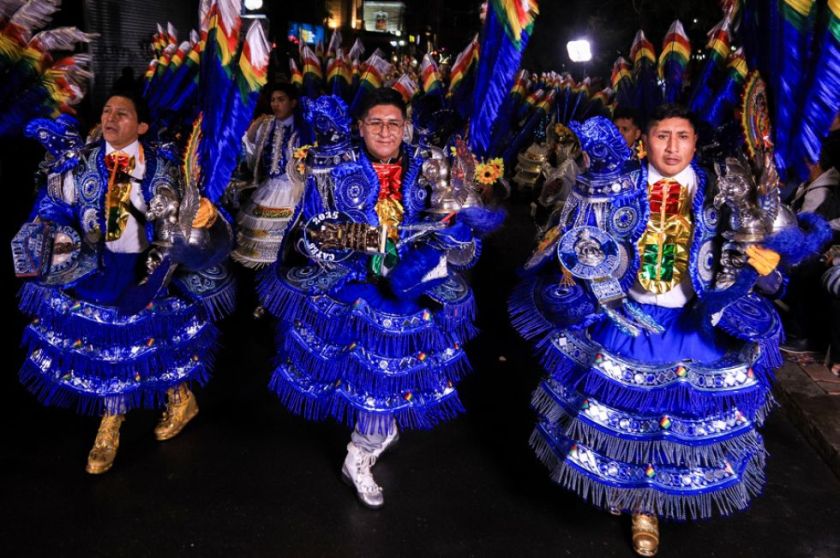 Cientos de bailarines y músicos reivindican el origen boliviano de la morenada