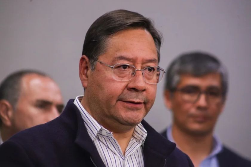 Luis Arce comparece ante el IDIF en Cochabamba, pero se acoge a su derecho a no declarar