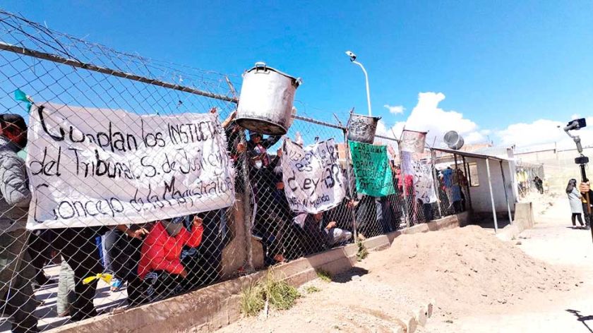Reclusos continúan en huelga de hambre y denuncian discriminación judicial