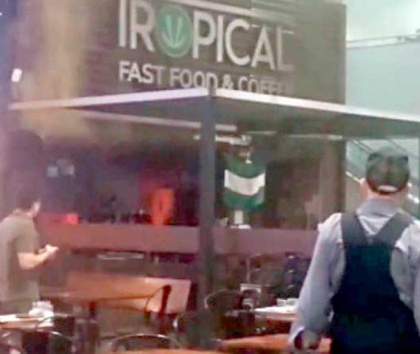 Susto en Viru Viru por un incendio en un restorán