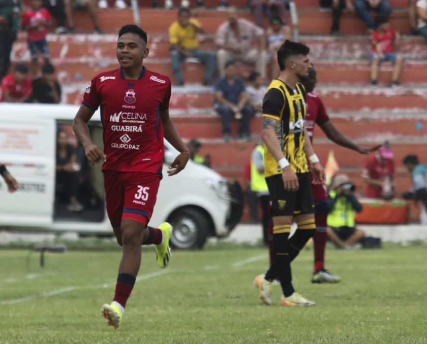 The Strongest pierde el paso en la pelea por el título