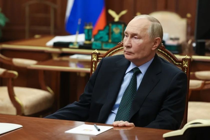 Putin propone a EE.UU. prolongar un año el START III, el último tratado de desarme nuclear