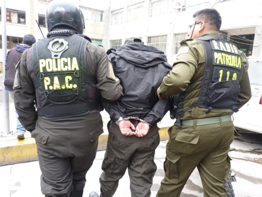Un oficial de policía fue dado de baja en Potosí por abusar de tres menores