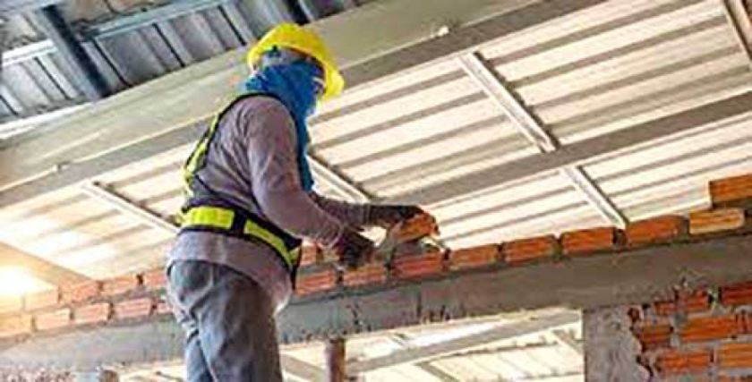 Los trabajadores de la construcción migran a la minería debido a la crisis