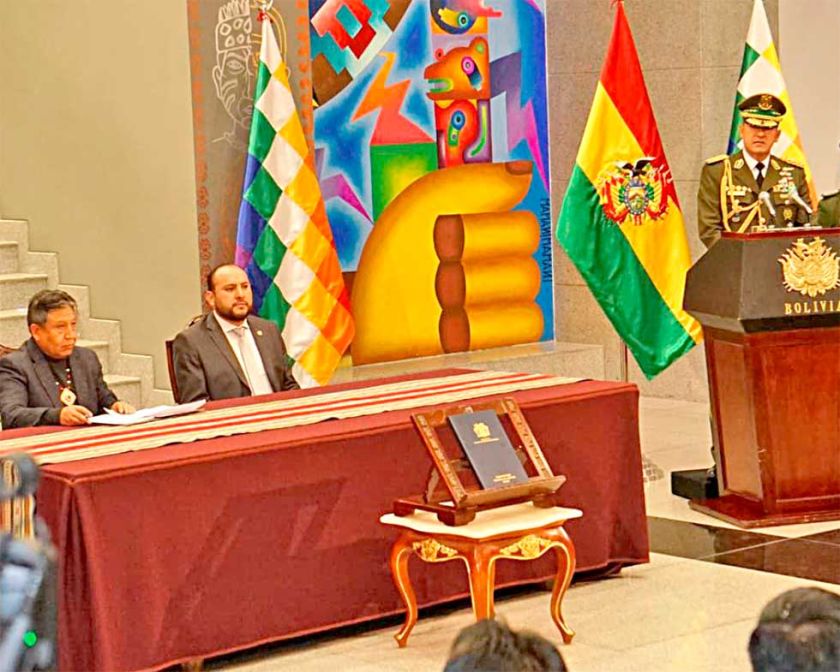 Ratifican al Mando Policial y ascienden a generales