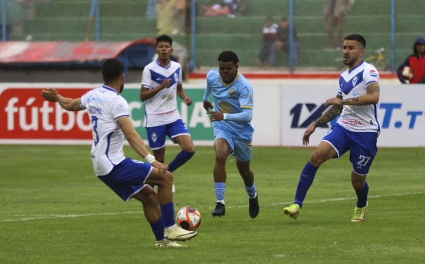 Bolívar recupera terreno en el campeonato