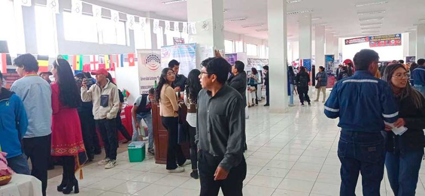 La UATF abre feria académica para atraer alumnado y evitar migración