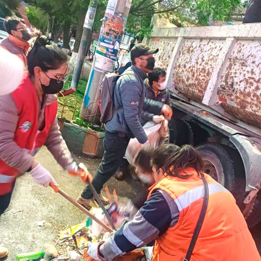 Trabajadores de EMAP mantienen paro y la Alcaldía recoge la basura