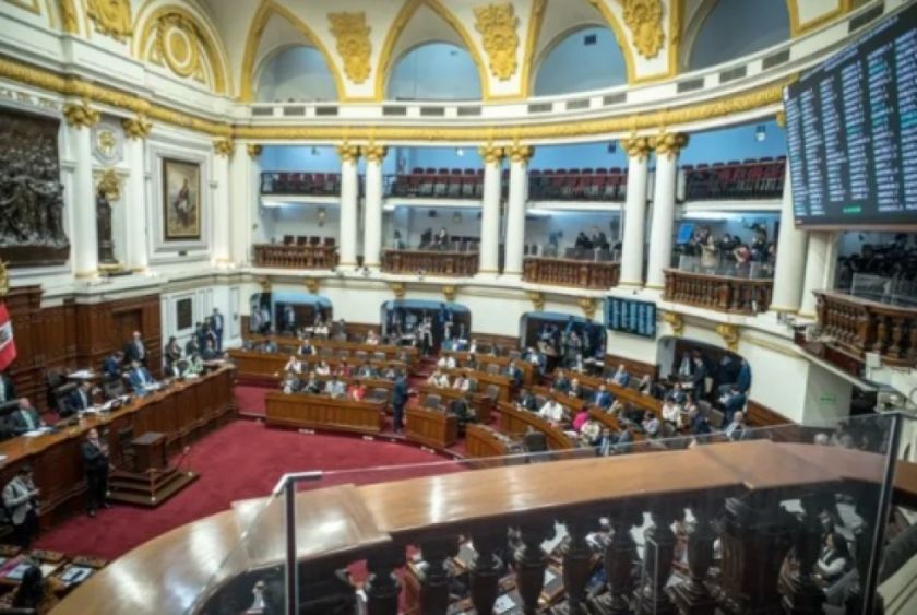 El Congreso de Perú destituye de manera exprés a la presidenta Dina Boluarte