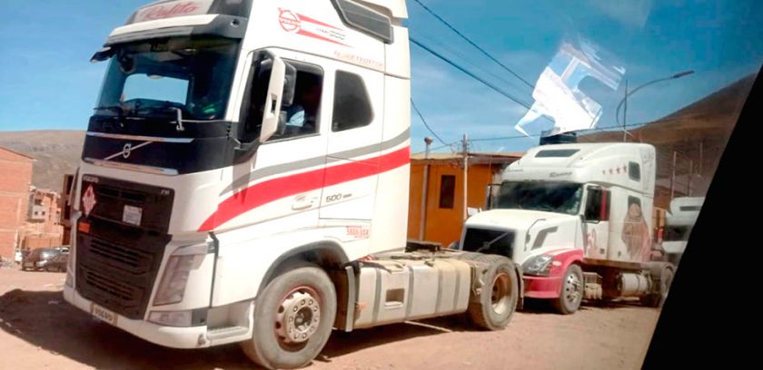 Llegan transportistas del interior y agotan más rápido los carburantes 
