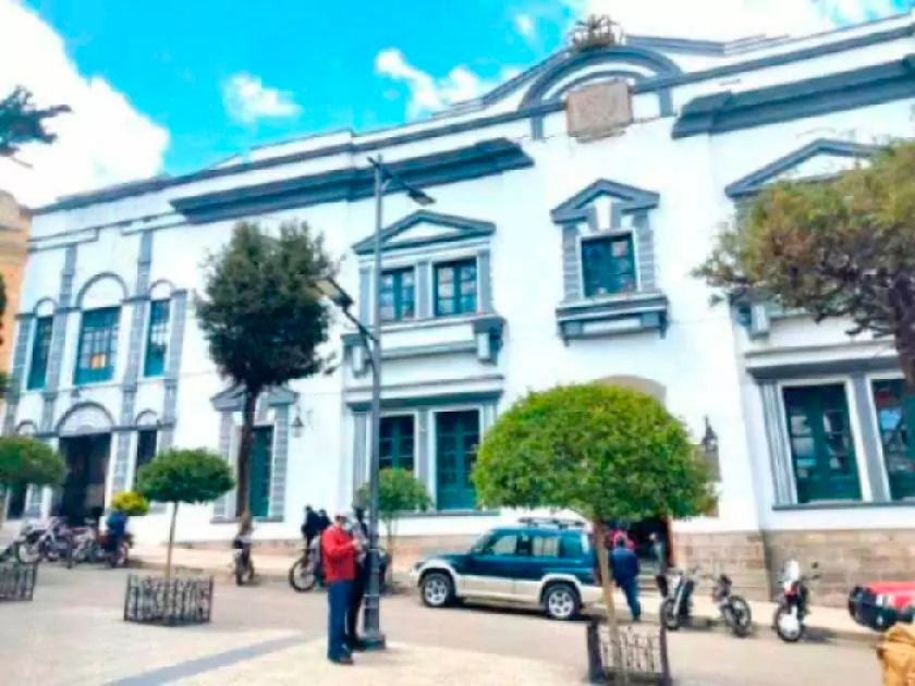 Denuncia de intento de pagar demás por fuegos pirotécnicos fue a Transparencia