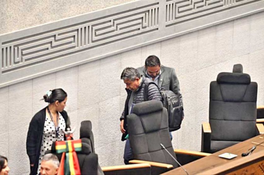 El MAS insistirá con elegir un Contralor antes de irse
