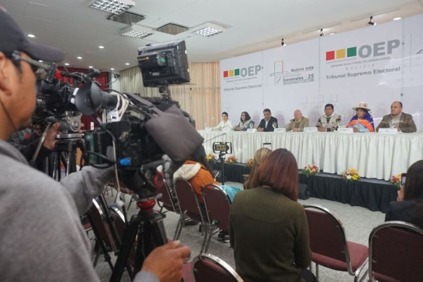 TSE cierra cómputo del voto en el exterior: Rodrigo Paz gana con el 58,76%